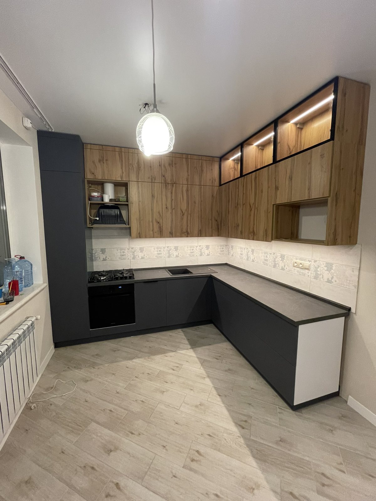 Black And White Corner Kitchen portfolio image 3