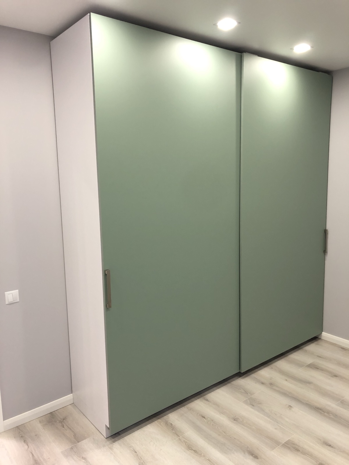 Green Sliding Wardrobe Suite portfolio image 2