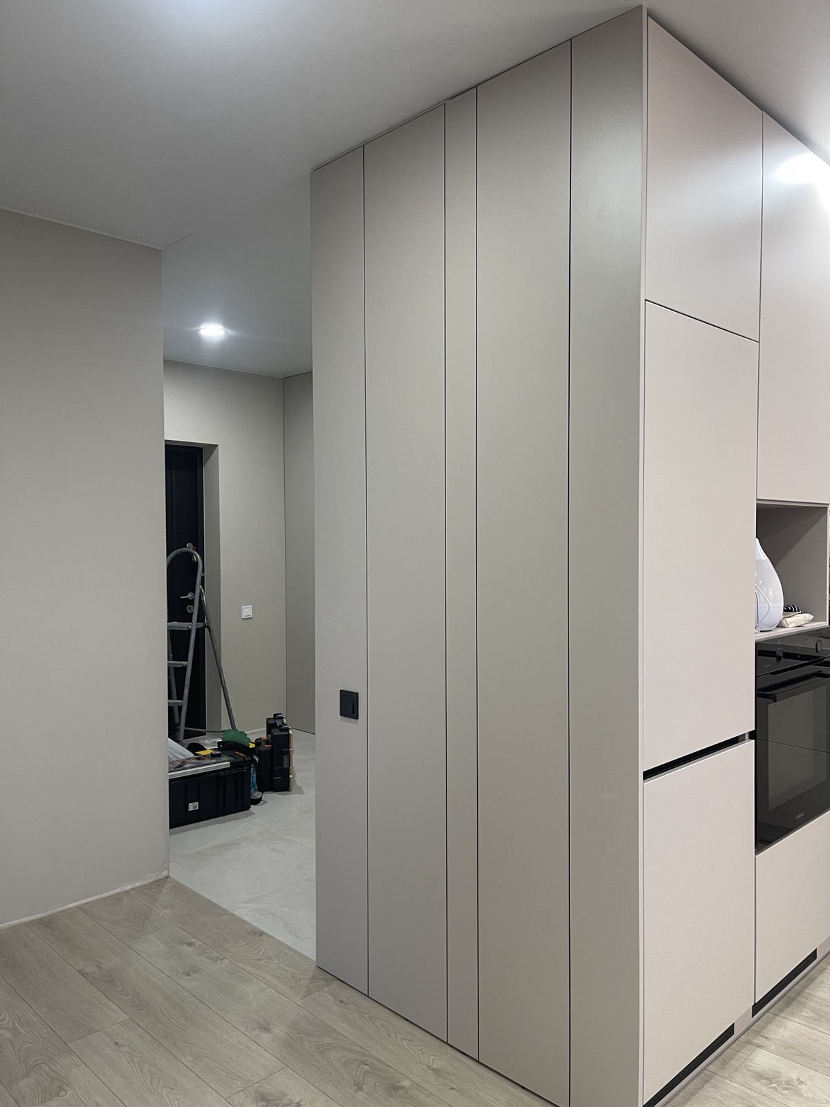 Light Hinged Wardrobe Walls portfolio image 4