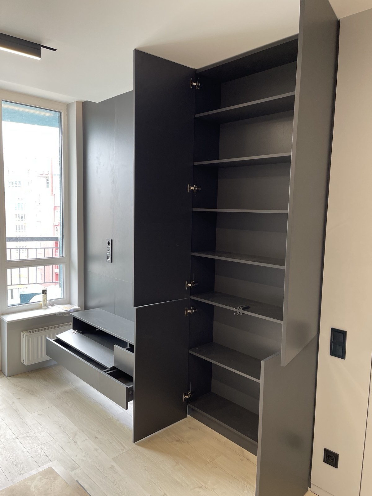 Window-Side Wardrobe Storage portfolio image 3